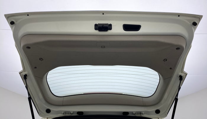 2021 Mahindra XUV300 W8(O), Diesel, Manual, 68,093 km, Boot Door Open