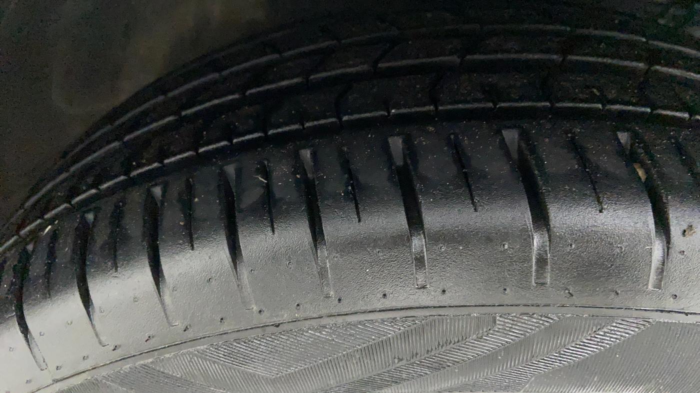 2021 Toyota Glanza V CVT, Petrol, Automatic, 4,768 km, Right Front Tyre Tread