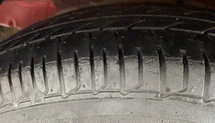 2011 Hyundai i10 SPORTZ 1.2, Petrol, Manual, 68,179 km, Right Rear Tyre Tread