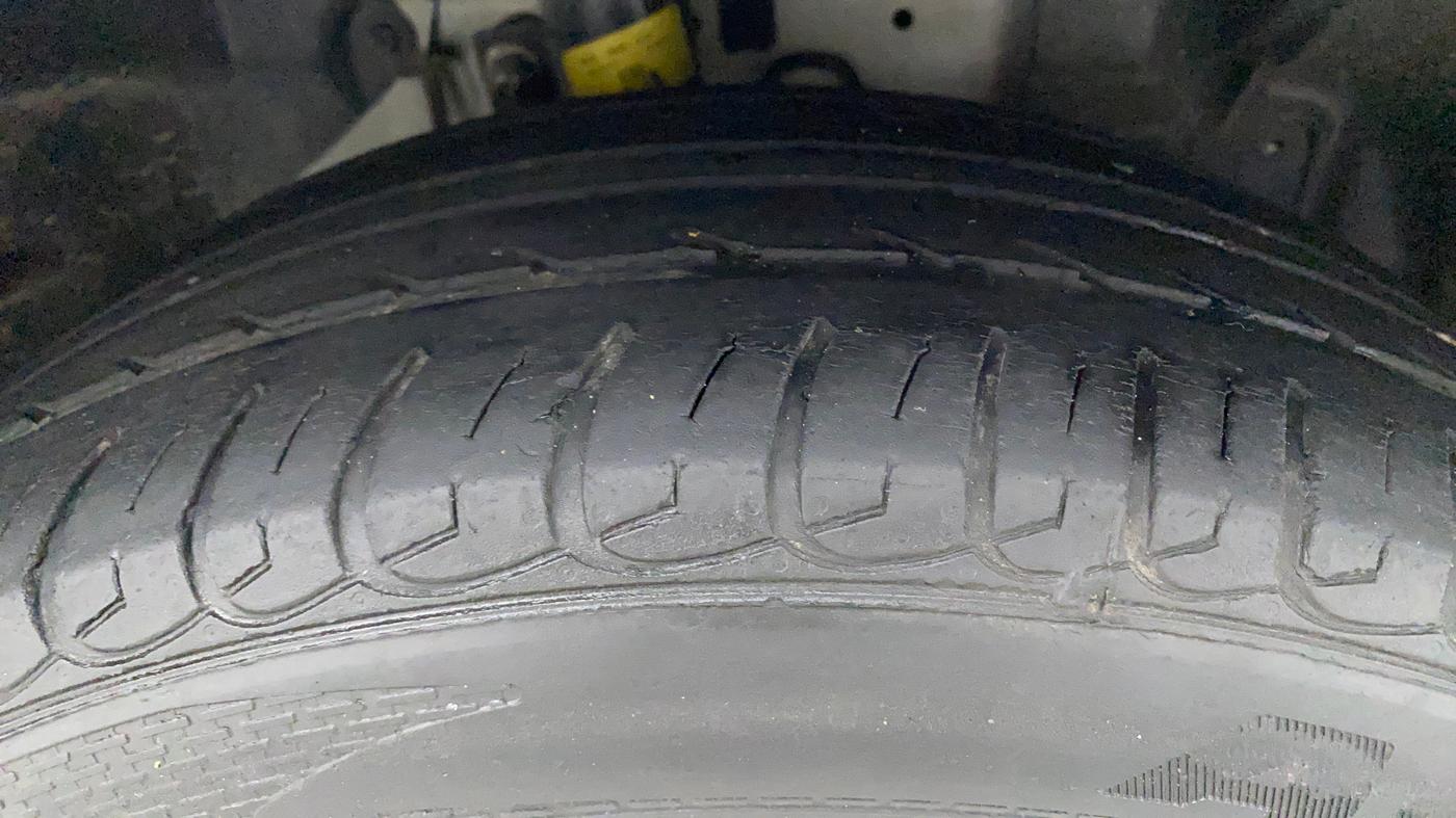 2018 Ford Ecosport TITANIUM + 1.5L PETROL AT, Petrol, Automatic, 42,096 km, Right Front Tyre Tread