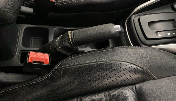2018 Ford Ecosport TITANIUM + 1.5L PETROL AT, Petrol, Automatic, 42,096 km, Gear lever - Hand brake lever cover torn