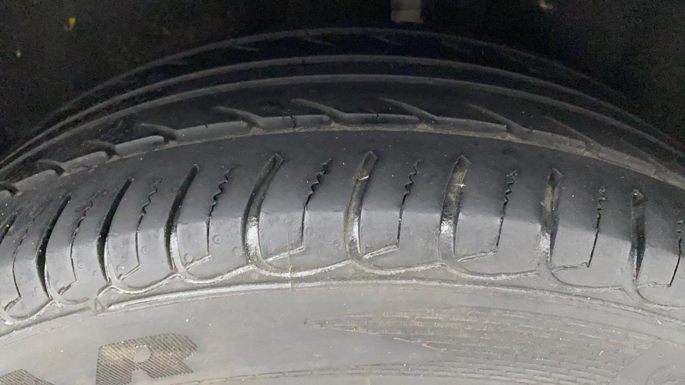 2018 Ford Ecosport TITANIUM + 1.5L PETROL AT, Petrol, Automatic, 42,096 km, Left Rear Tyre Tread