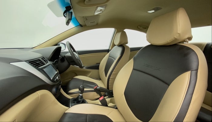 2017 Hyundai Verna FLUIDIC 4S 1.4 VTVT, Petrol, Manual, 42,258 km, Right Side Front Door Cabin