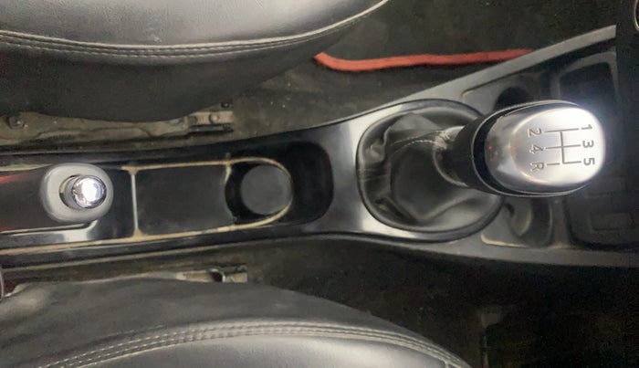 2020 Renault Duster RXZ 1.5 PETROL MT, Petrol, Manual, 57,835 km, Gear Lever