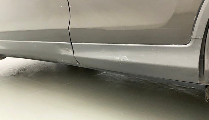 2015 Honda CRV 2.0L I-VTEC 2WD AT, Petrol, Automatic, 1,07,434 km, Left running board - Minor scratches