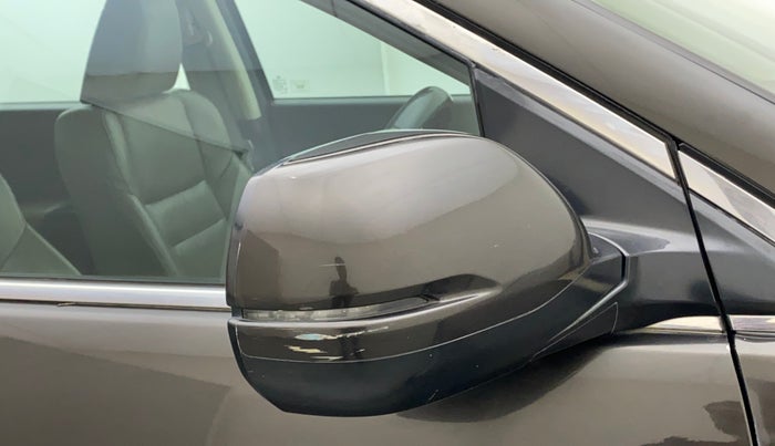 2015 Honda CRV 2.0L I-VTEC 2WD AT, Petrol, Automatic, 1,07,434 km, Right rear-view mirror - Minor scratches