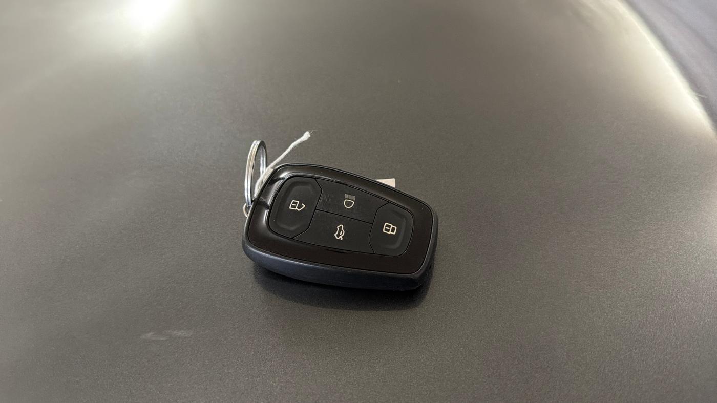 2021 Tata PUNCH CREATIVE  AMT, Petrol, Automatic, 74,710 km, Key Close Up