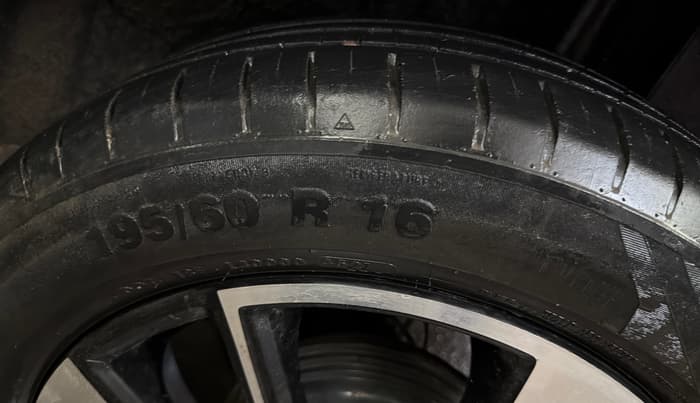 2021 Tata PUNCH CREATIVE  AMT, Petrol, Automatic, 74,710 km, Left Rear Tyre Tread