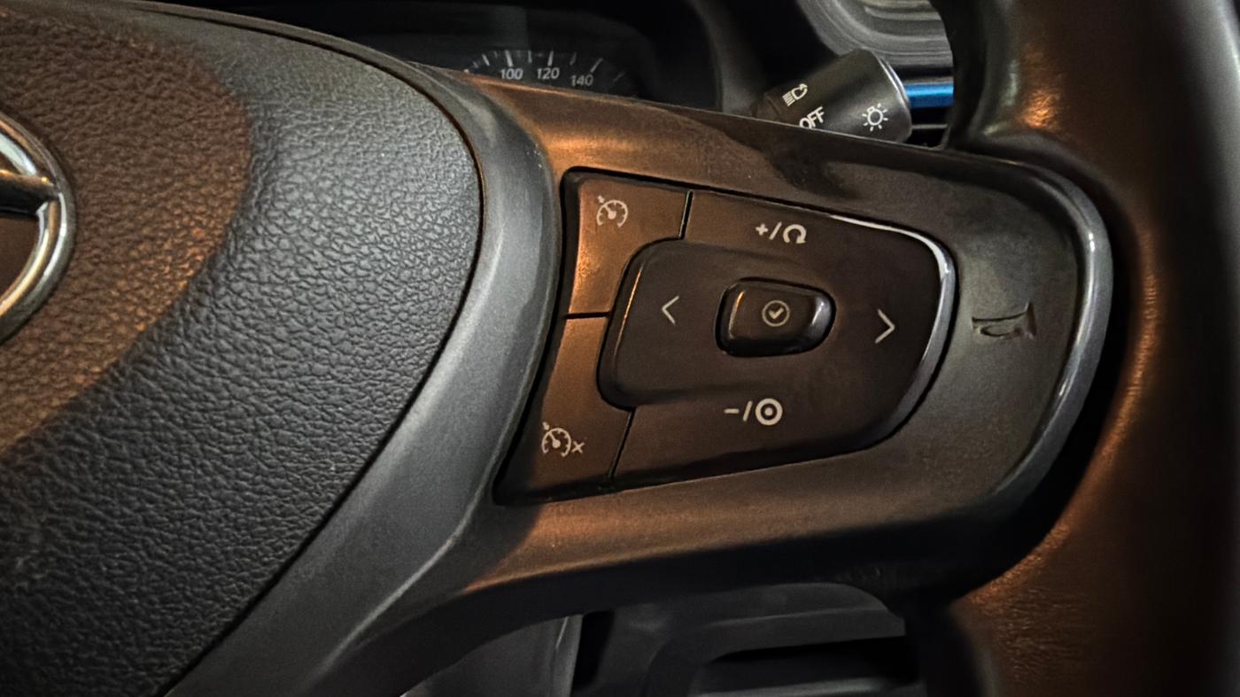2021 Tata PUNCH CREATIVE  AMT, Petrol, Automatic, 74,710 km, Adaptive Cruise Control