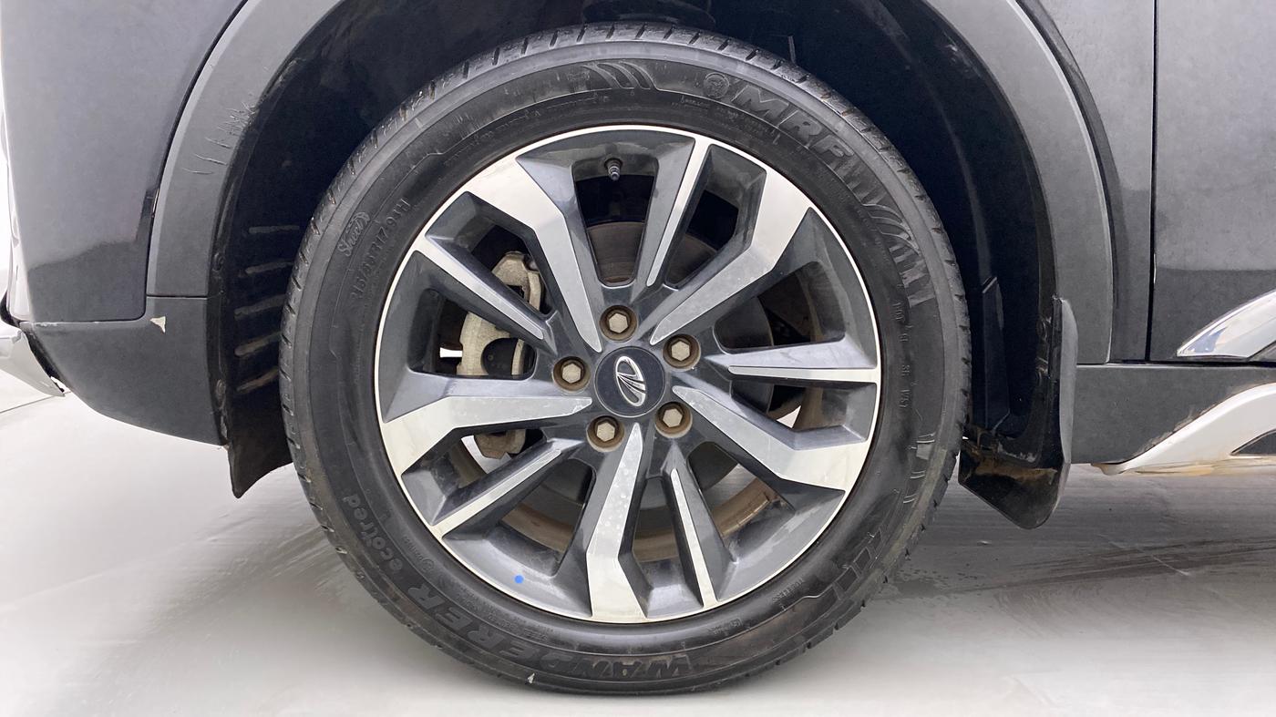 2019 Mahindra XUV300 1.2 W8 OPT, Petrol, Manual, 13,538 km, Left Front Wheel