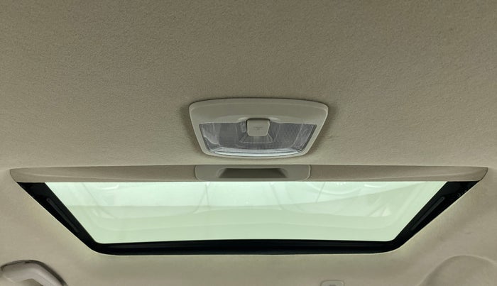 2019 Mahindra XUV300 1.2 W8 OPT, Petrol, Manual, 13,538 km, Moonroof/ Sunroof