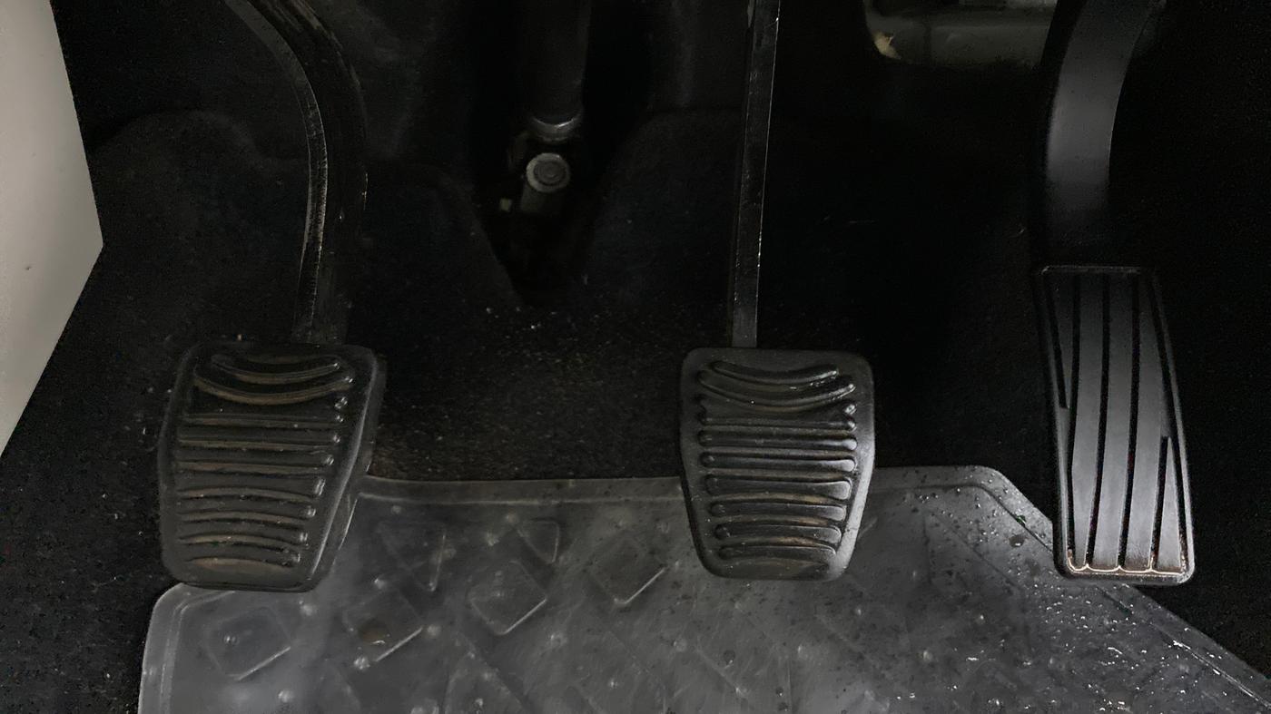 2019 Mahindra XUV300 1.2 W8 OPT, Petrol, Manual, 13,538 km, Pedals