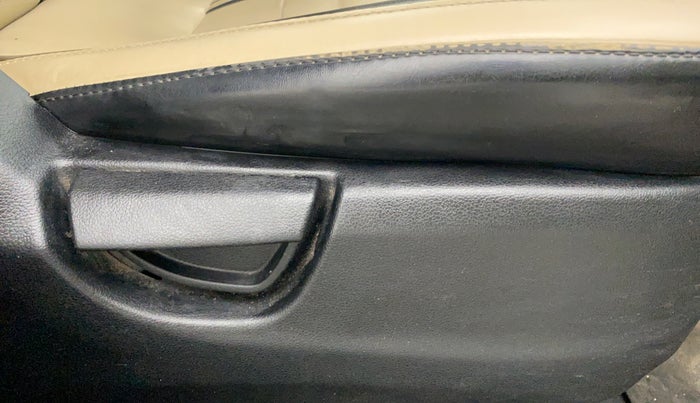 2019 Hyundai NEW SANTRO SPORTZ CNG, CNG, Manual, 81,833 km, Driver Side Adjustment Panel