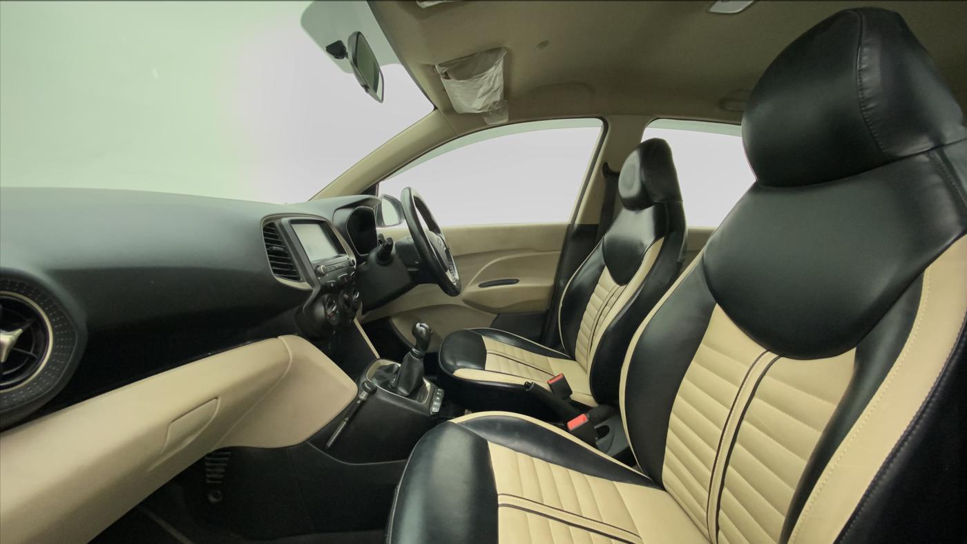 2019 Hyundai NEW SANTRO SPORTZ CNG, CNG, Manual, 81,833 km, Right Side Front Door Cabin