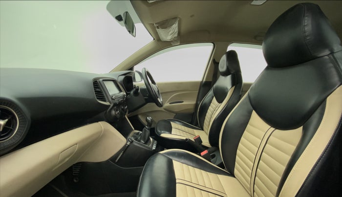 2019 Hyundai NEW SANTRO SPORTZ CNG, CNG, Manual, 81,833 km, Right Side Front Door Cabin