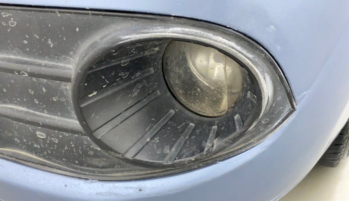 2010 Maruti Wagon R 1.0 VXI, Petrol, Manual, 76,423 km, Left fog light - Minor damage