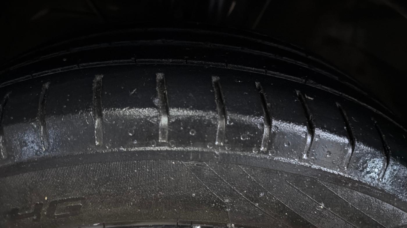 2023 Maruti XL6 ZETA CNG, CNG, Manual, 93,827 km, Left Front Tyre Tread