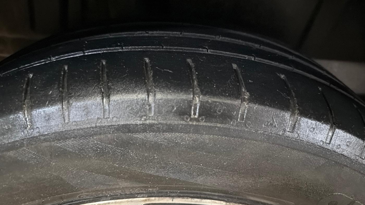 2023 Maruti XL6 ZETA CNG, CNG, Manual, 93,827 km, Right Rear Tyre Tread