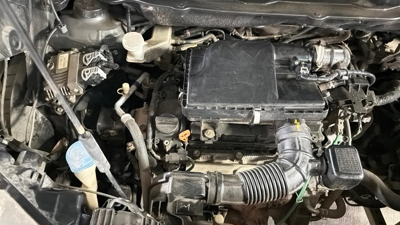 2023 Maruti XL6 ZETA CNG, CNG, Manual, 93,827 km, Engine View - Right
