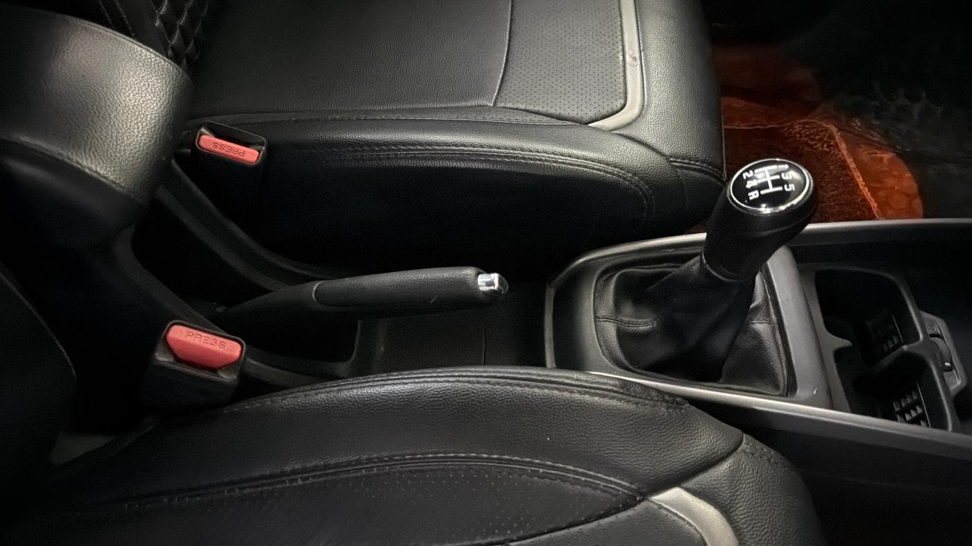 2023 Maruti XL6 ZETA CNG, CNG, Manual, 93,827 km, Gear Lever