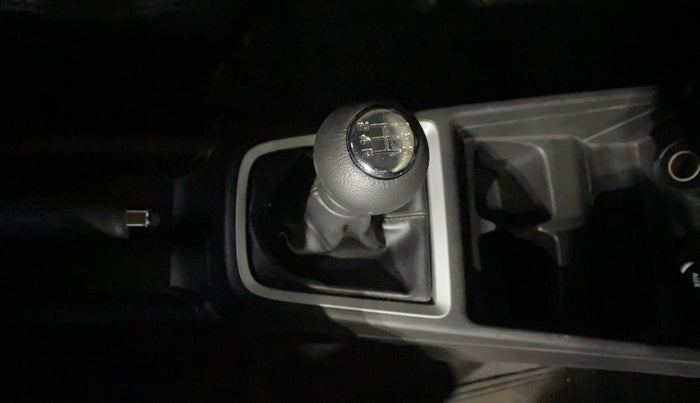 2019 Maruti Swift VXI, Petrol, Manual, 11,744 km, Gear Lever