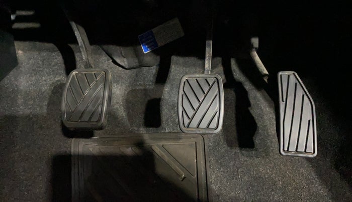 2019 Maruti Swift VXI, Petrol, Manual, 11,744 km, Pedals