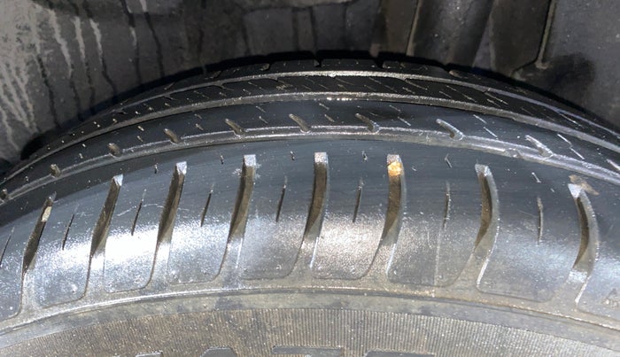 2019 Maruti Swift VXI, Petrol, Manual, 11,744 km, Left Rear Tyre Tread