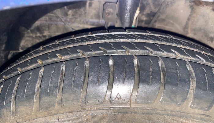 2019 Maruti Swift VXI, Petrol, Manual, 11,744 km, Left Front Tyre Tread