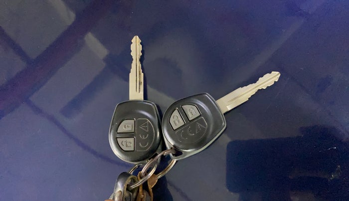 2019 Maruti Swift VXI, Petrol, Manual, 11,744 km, Key Close Up