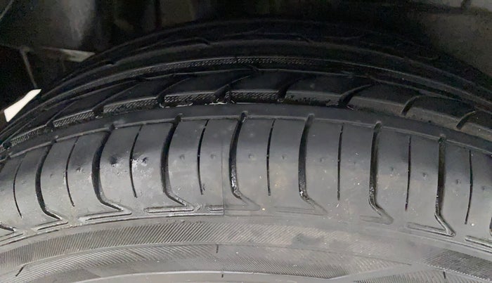 2019 Maruti Dzire ZDI AMT, Diesel, Automatic, 48,948 km, Right Rear Tyre Tread