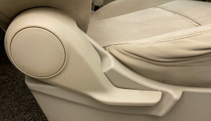 2019 Maruti Ertiga VDI, Diesel, Manual, 78,167 km, Driver Side Adjustment Panel