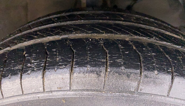 2019 Maruti Ertiga VDI, Diesel, Manual, 78,167 km, Right Front Tyre Tread