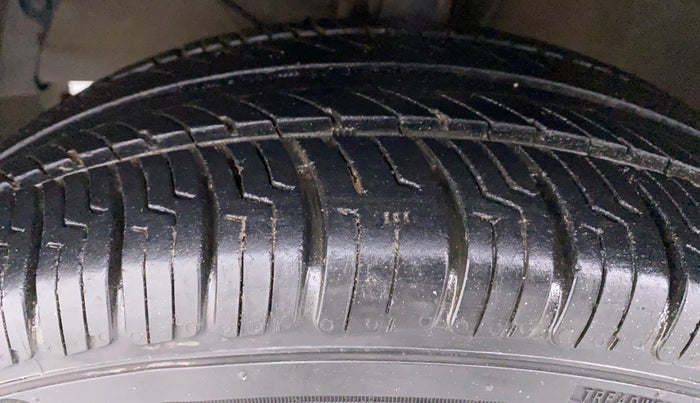 2019 Maruti Ertiga VDI, Diesel, Manual, 78,167 km, Left Front Tyre Tread
