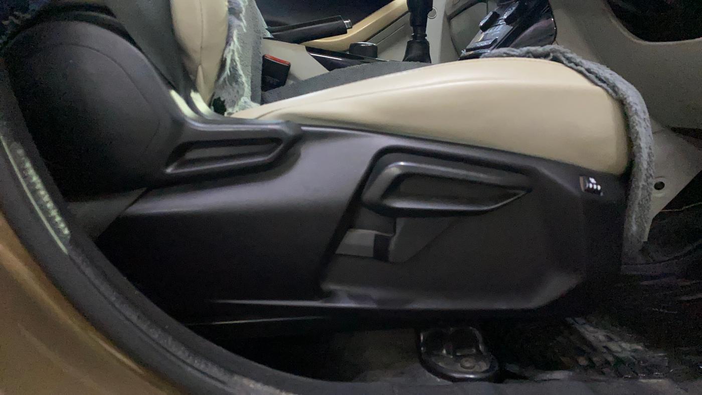 2023 Tata NEXON XZ PLUS (PREMIUM) DIESEL JET, Diesel, Manual, 66,905 km, Driver Side Adjustment Panel