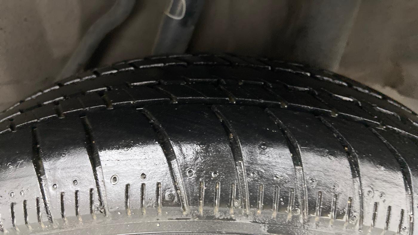 2015 Honda Amaze 1.2L I-VTEC S, Petrol, Manual, 52,667 km, Left Rear Tyre Tread