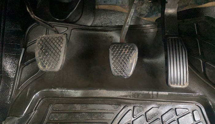 2016 Honda City 1.5L I-VTEC SV, CNG, Manual, 1,48,308 km, Pedals