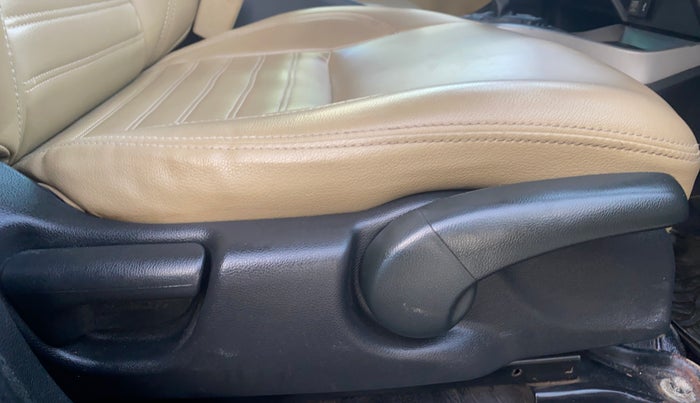 2016 Honda City 1.5L I-VTEC SV, CNG, Manual, 1,48,308 km, Driver Side Adjustment Panel