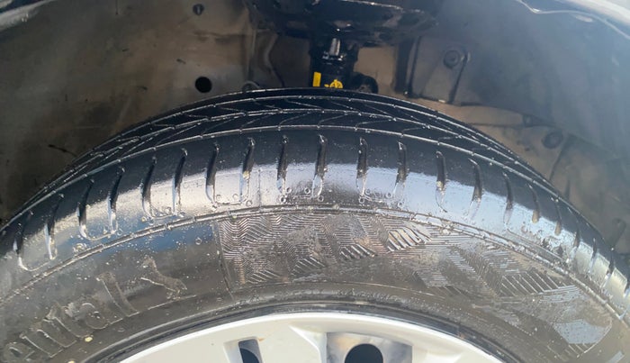 2016 Honda City 1.5L I-VTEC SV, CNG, Manual, 1,48,308 km, Right Front Tyre Tread