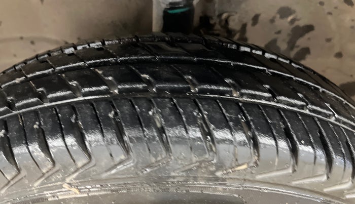 2016 Maruti Wagon R 1.0 LXI CNG, CNG, Manual, 63,948 km, Left Front Tyre Tread