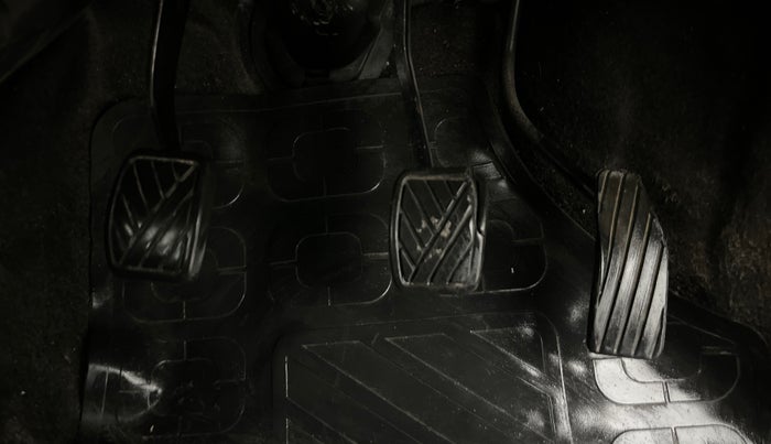 2016 Maruti Wagon R 1.0 LXI CNG, CNG, Manual, 63,948 km, Pedals