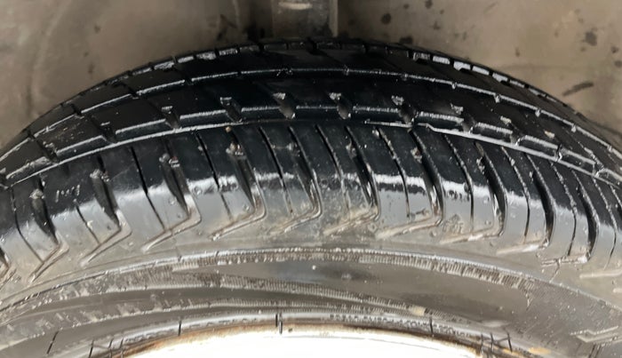 2016 Maruti Wagon R 1.0 LXI CNG, CNG, Manual, 63,948 km, Right Front Tyre Tread