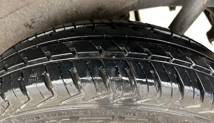 2016 Maruti Wagon R 1.0 LXI CNG, CNG, Manual, 63,948 km, Left Rear Tyre Tread