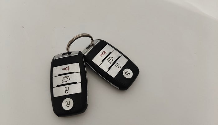 2020 KIA SELTOS HTX IVT 1.5 PETROL, Petrol, Automatic, 67,094 km, Key Close Up