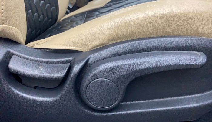 2019 Hyundai Elite i20 SPORTZ PLUS  1.2 CVT, Petrol, Automatic, 24,981 km, Driver Side Adjustment Panel