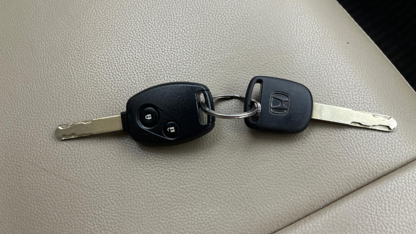 2013 Honda Brio S MT, Petrol, Manual, 67,331 km, Key Close Up