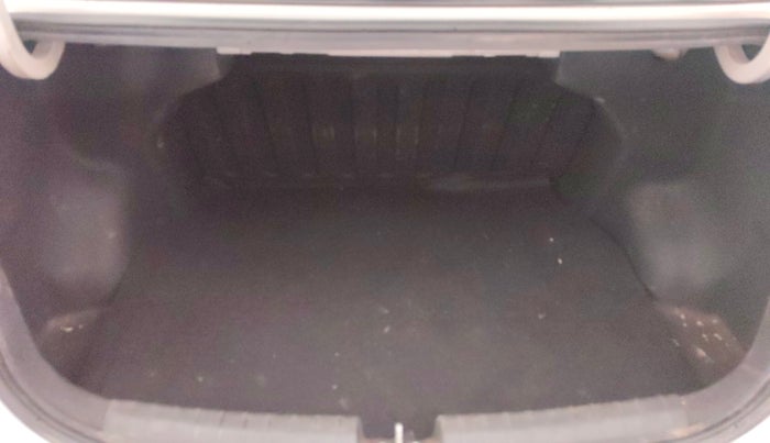 2015 Hyundai Xcent S 1.2, Petrol, Manual, 1,00,172 km, Boot Inside