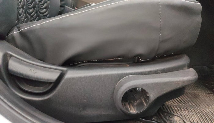 2015 Hyundai Xcent S 1.2, Petrol, Manual, 1,00,172 km, Driver Side Adjustment Panel