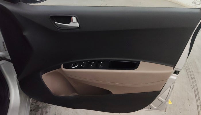 2015 Hyundai Xcent S 1.2, Petrol, Manual, 1,00,172 km, Driver Side Door Panels Control