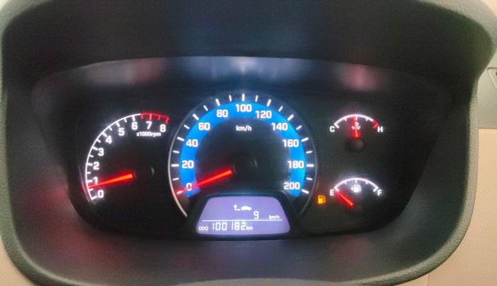 2015 Hyundai Xcent S 1.2, Petrol, Manual, 1,00,172 km, Odometer Image