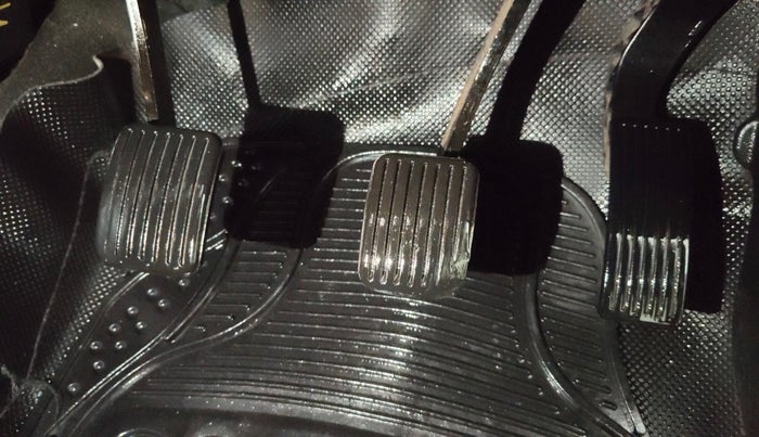 2015 Hyundai Xcent S 1.2, Petrol, Manual, 1,00,172 km, Pedals